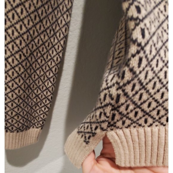 GAP Black Ivory Crewneck Sweater - Picture 4 of 4